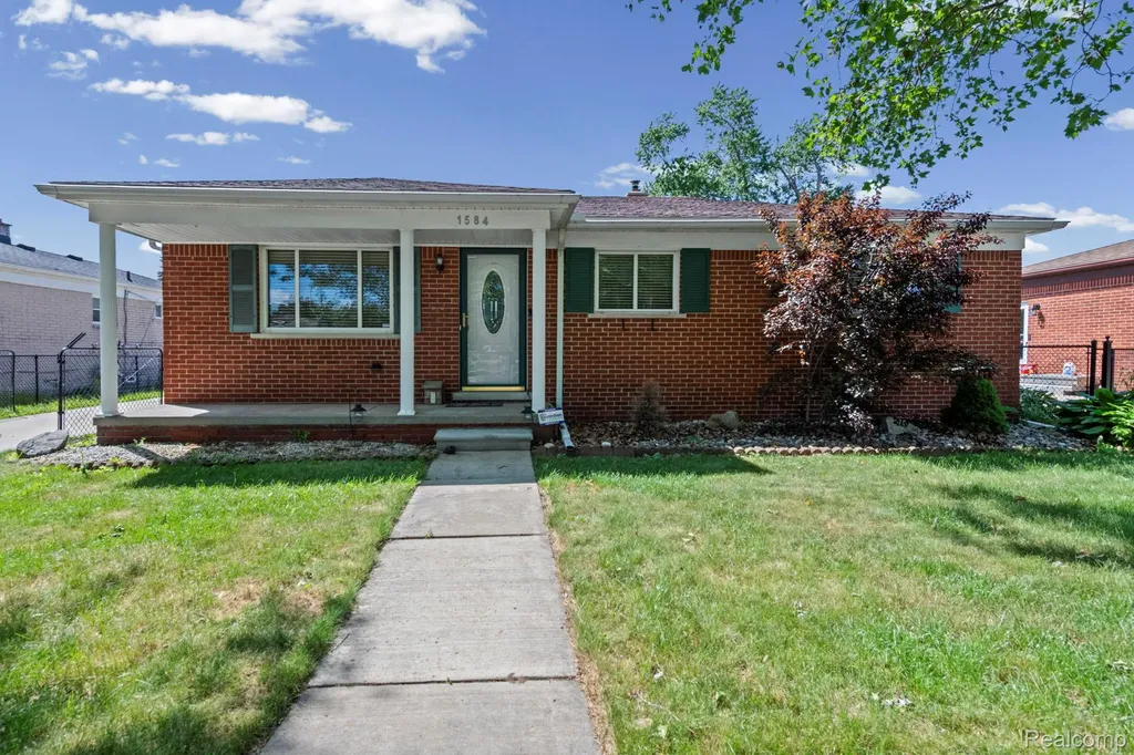 1584 Marion Avenue Lincoln Park City MI 48146