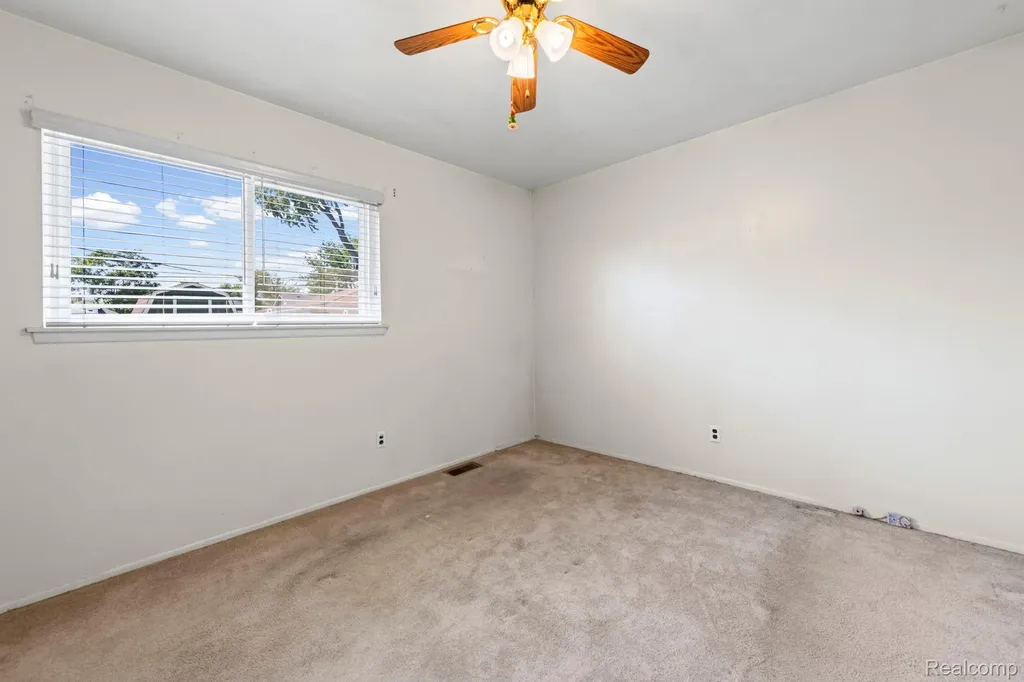 1584 Marion Avenue Lincoln Park City MI 48146