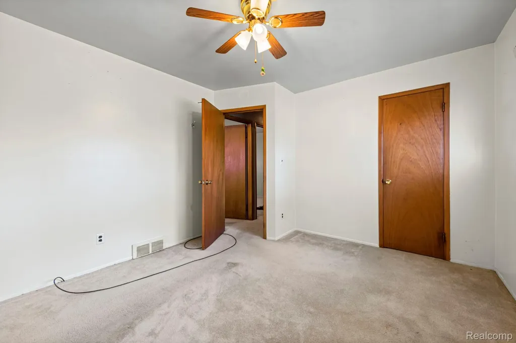 1584 Marion Avenue Lincoln Park City MI 48146