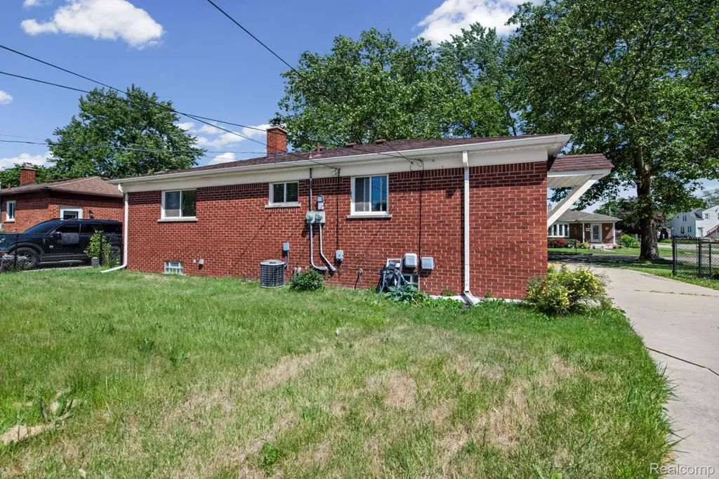 1584 Marion Avenue Lincoln Park City MI 48146