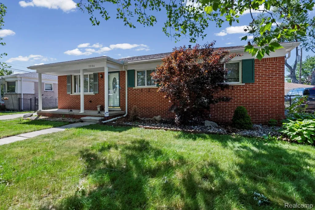 1584 Marion Avenue Lincoln Park City MI 48146