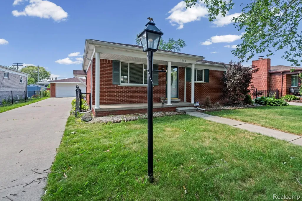 1584 Marion Avenue Lincoln Park City MI 48146
