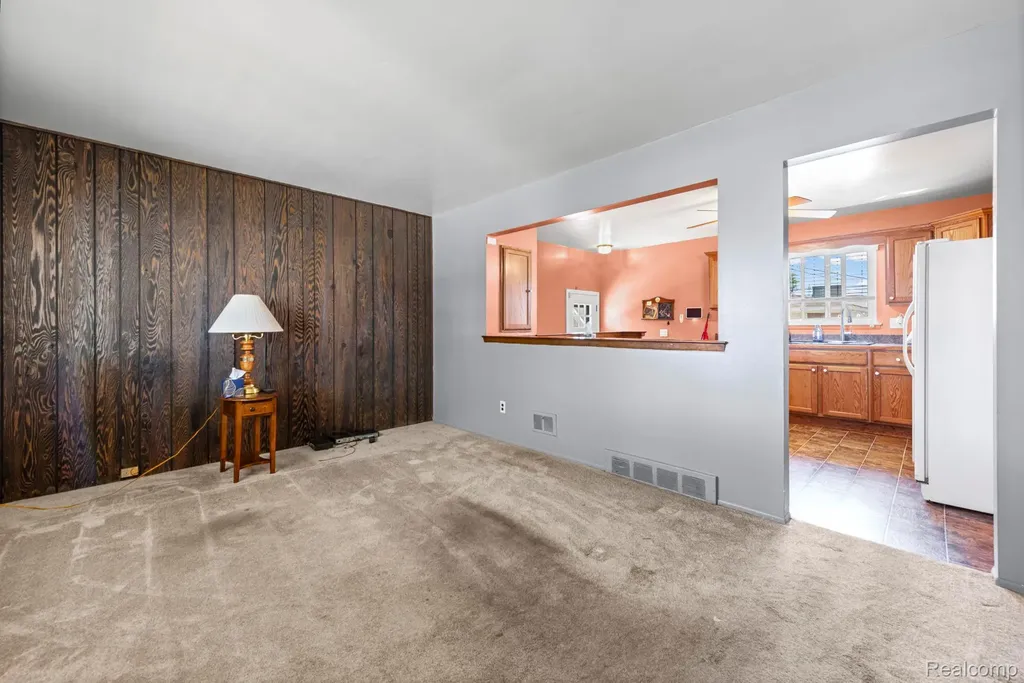 1584 Marion Avenue Lincoln Park City MI 48146
