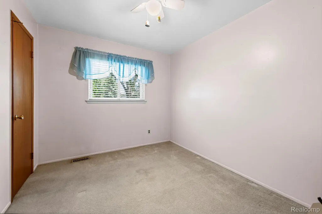 1584 Marion Avenue Lincoln Park City MI 48146