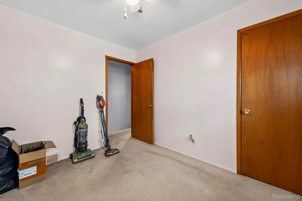 1584 Marion Avenue Lincoln Park City MI 48146