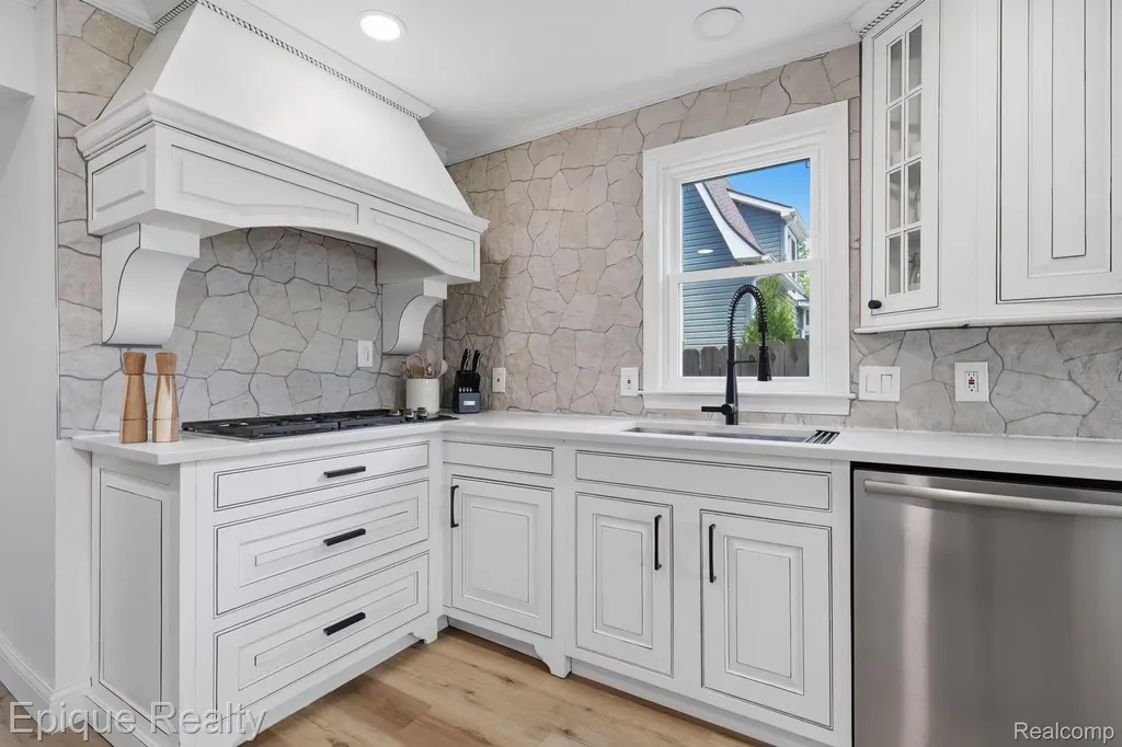 72 N North Shore Drive Lake Orion Village MI 48362