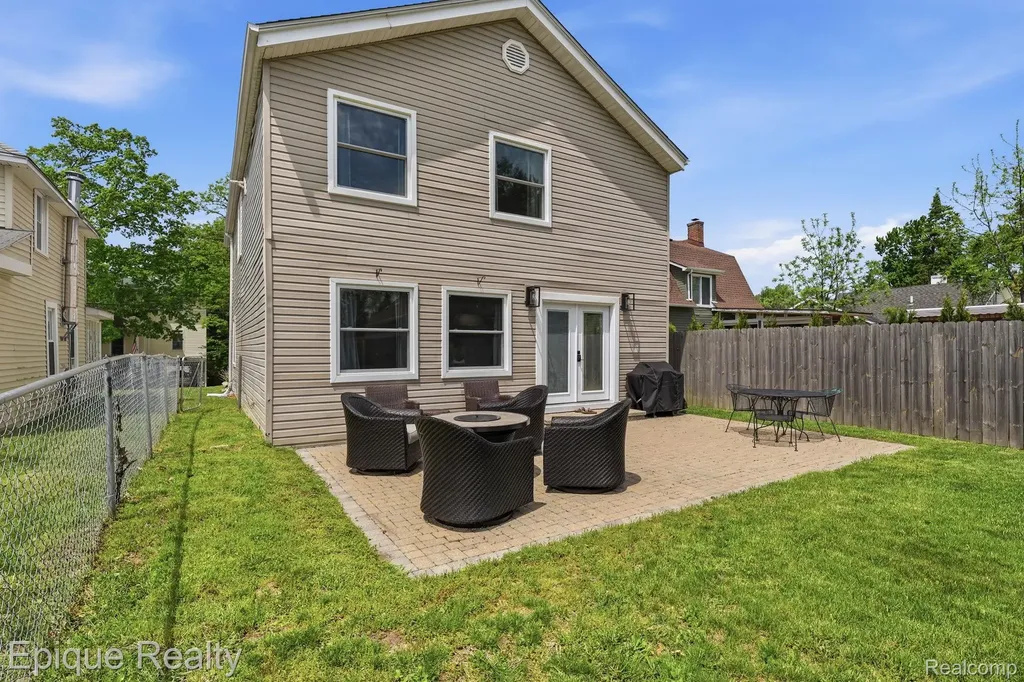 72 N North Shore Drive Lake Orion Village MI 48362