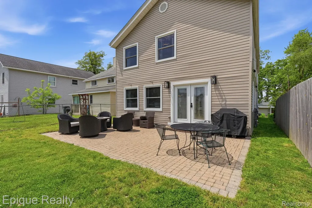 72 N North Shore Drive Lake Orion Village MI 48362