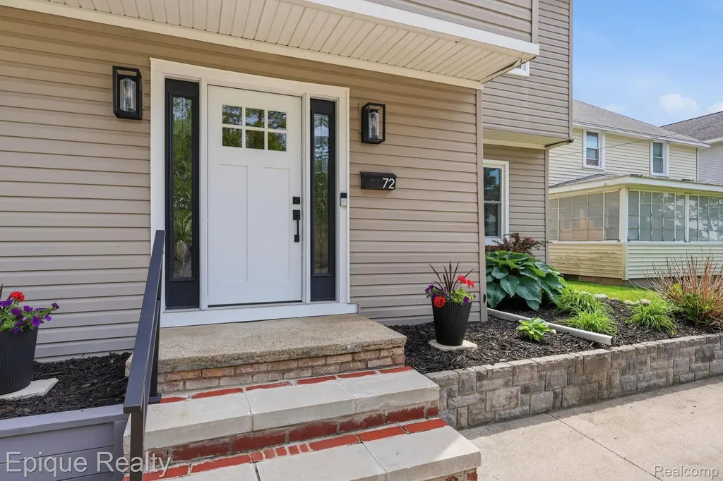 72 N North Shore Drive Lake Orion Village MI 48362
