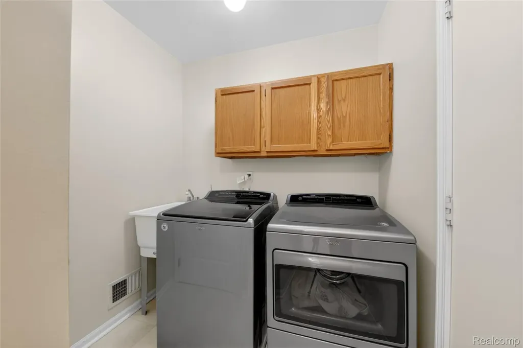 44570 Ridgefield Road Canton Charter Township MI 48188