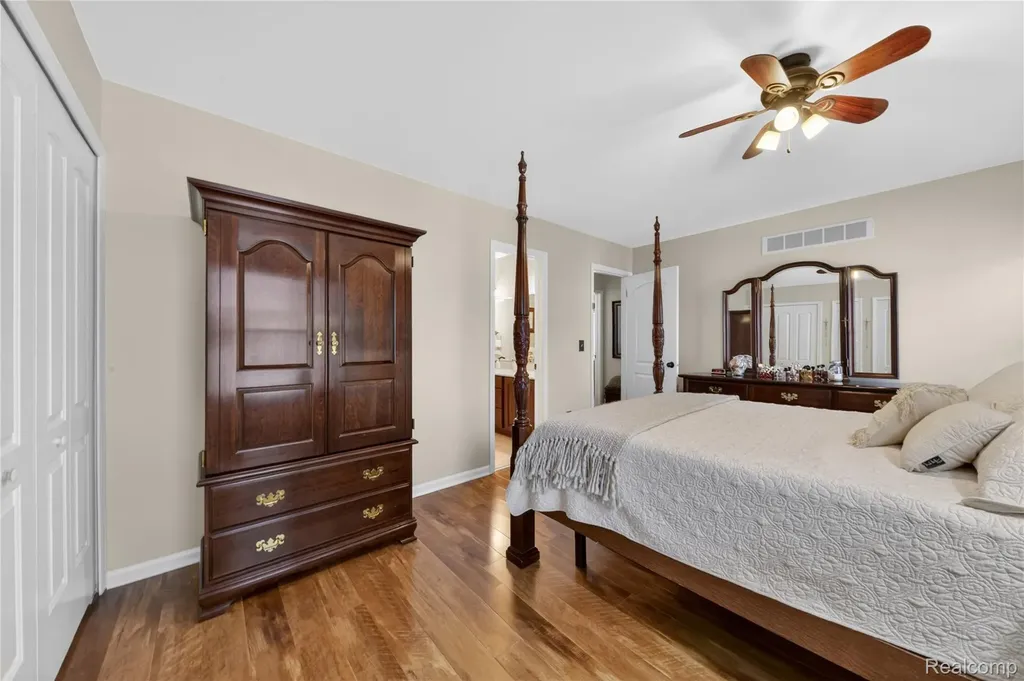 44570 Ridgefield Road Canton Charter Township MI 48188