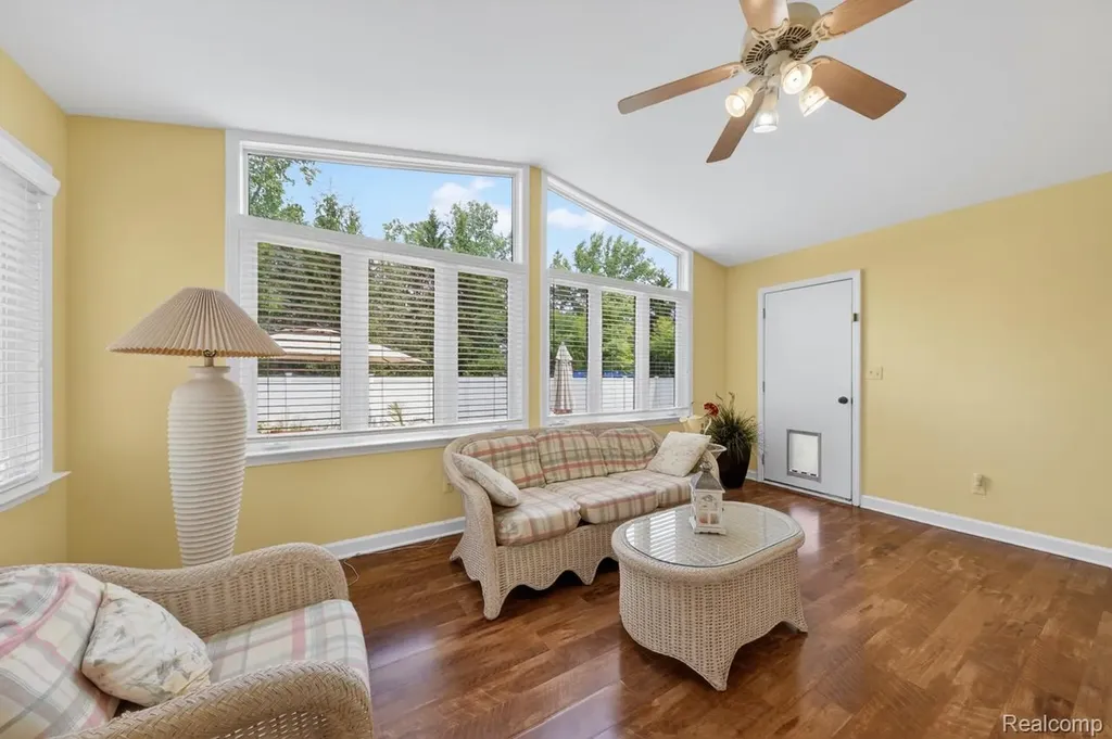 44570 Ridgefield Road Canton Charter Township MI 48188