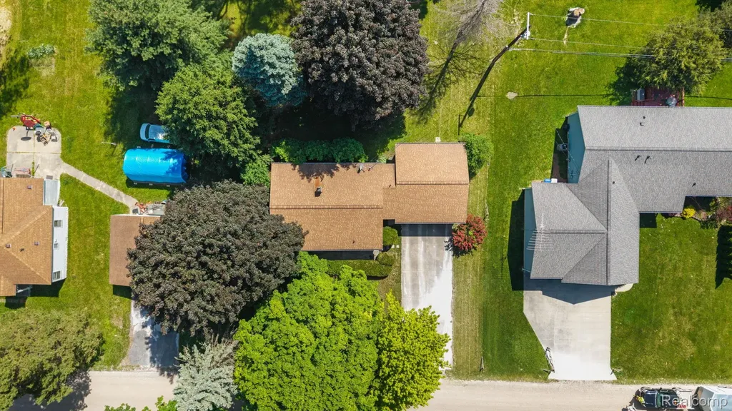9144 Walnut Drive Northfield Township MI 48189