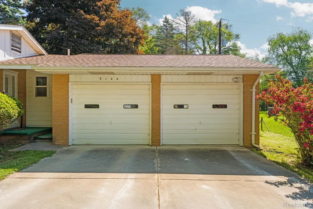 9144 Walnut Drive Northfield Township MI 48189