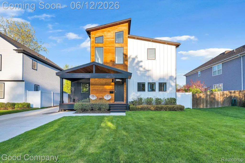 3813 Linwood Avenue Royal Oak City MI 48073