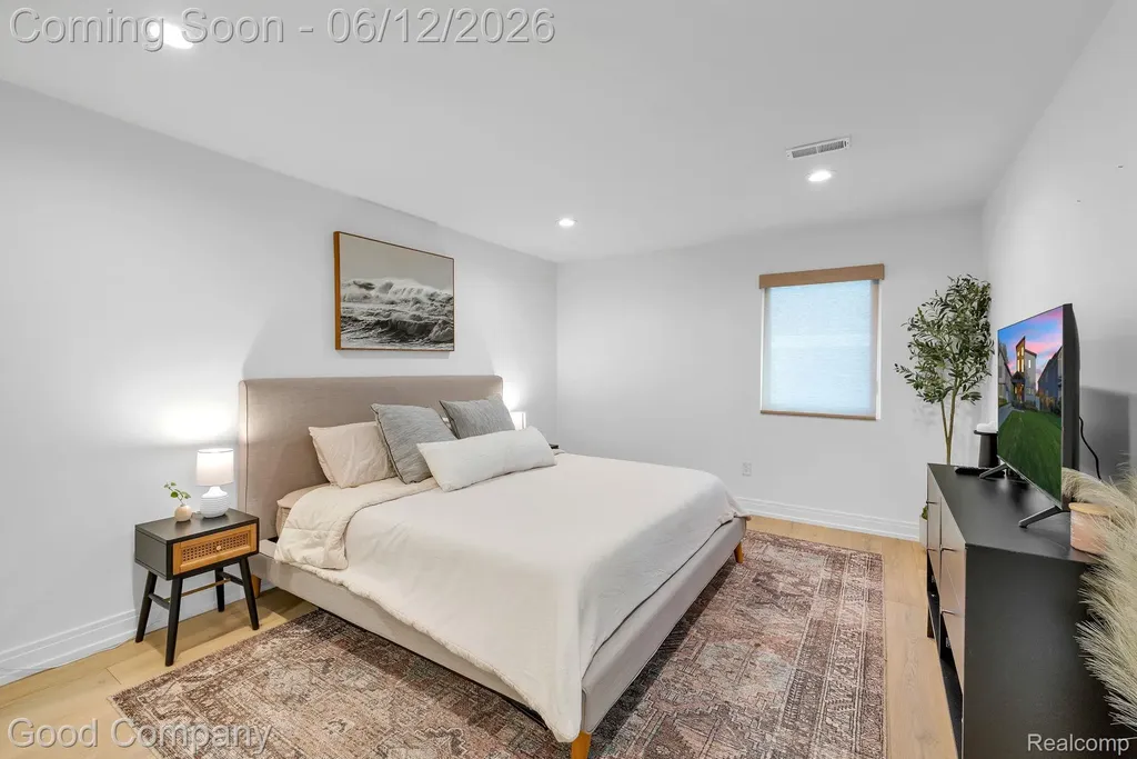 3813 Linwood Avenue Royal Oak City MI 48073