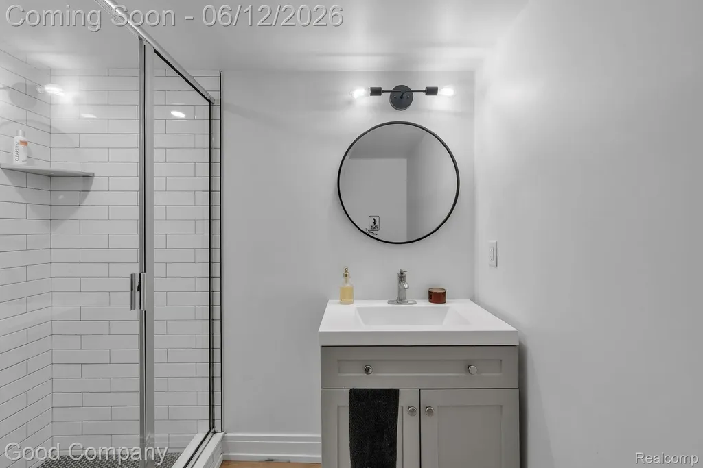 3813 Linwood Avenue Royal Oak City MI 48073