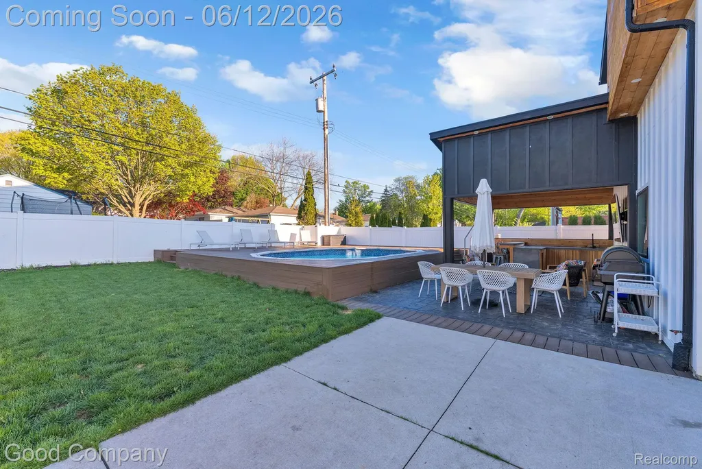 3813 Linwood Avenue Royal Oak City MI 48073