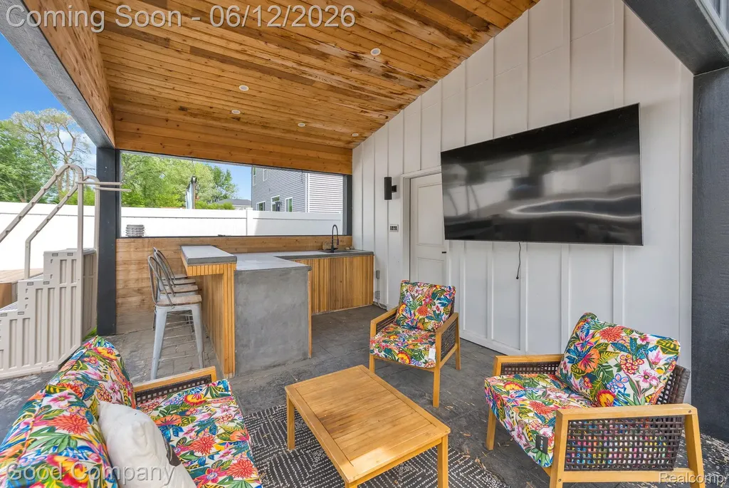 3813 Linwood Avenue Royal Oak City MI 48073