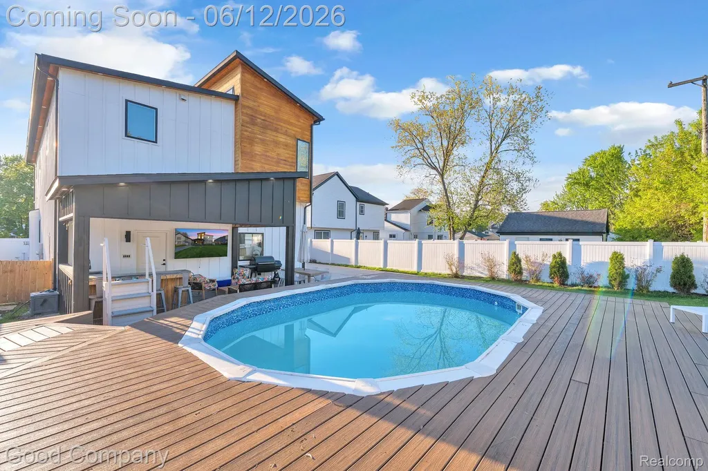 3813 Linwood Avenue Royal Oak City MI 48073