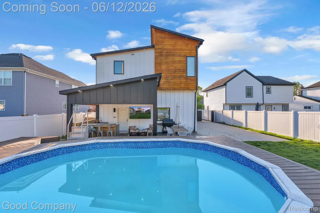 3813 Linwood Avenue Royal Oak City MI 48073