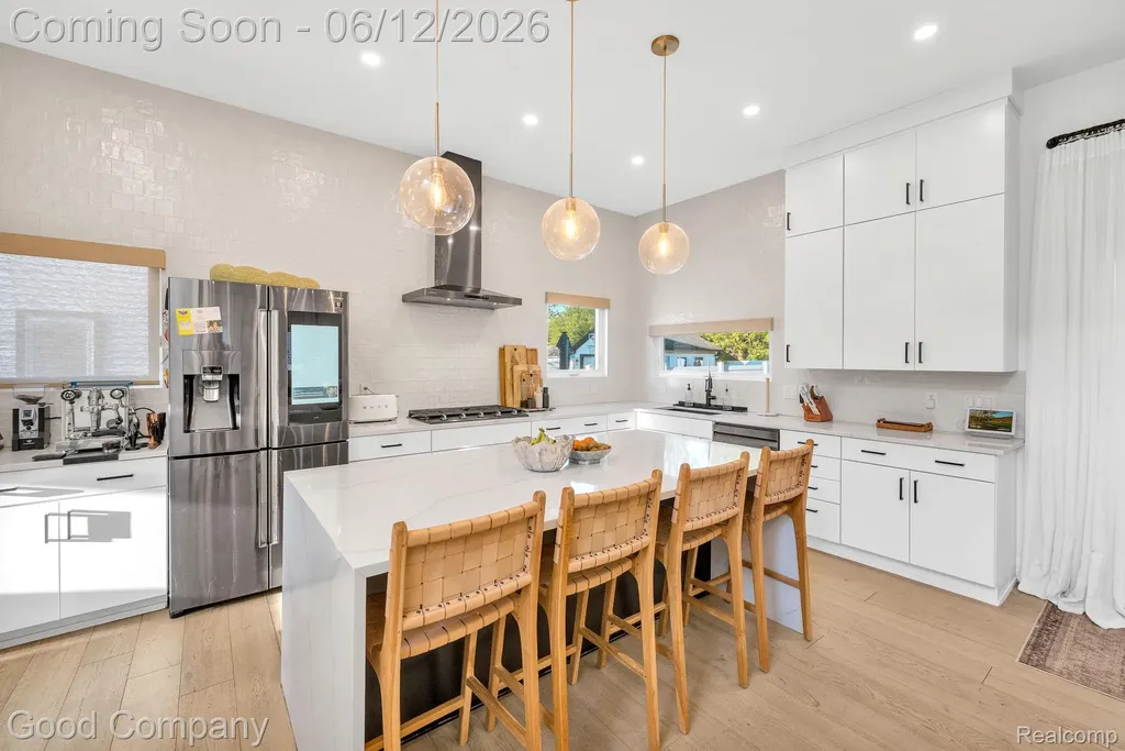 3813 Linwood Avenue Royal Oak City MI 48073