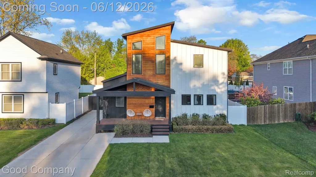 3813 Linwood Avenue Royal Oak City MI 48073