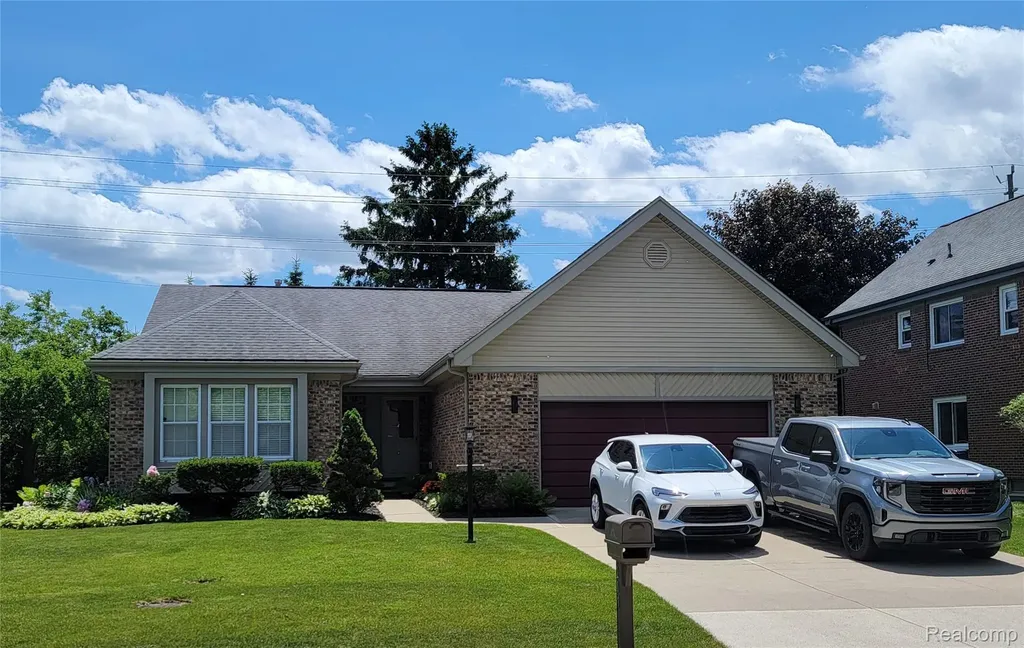 201 Sandalwood Drive Rochester Hills City MI 48307