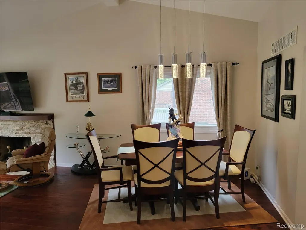 201 Sandalwood Drive Rochester Hills City MI 48307