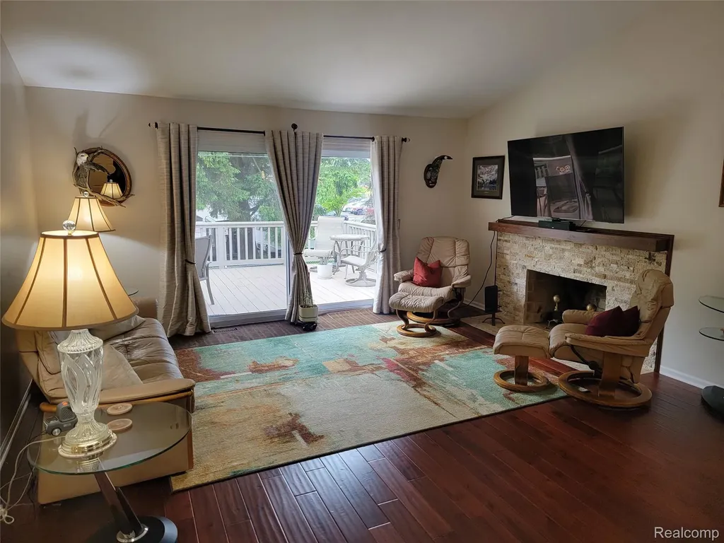 201 Sandalwood Drive Rochester Hills City MI 48307