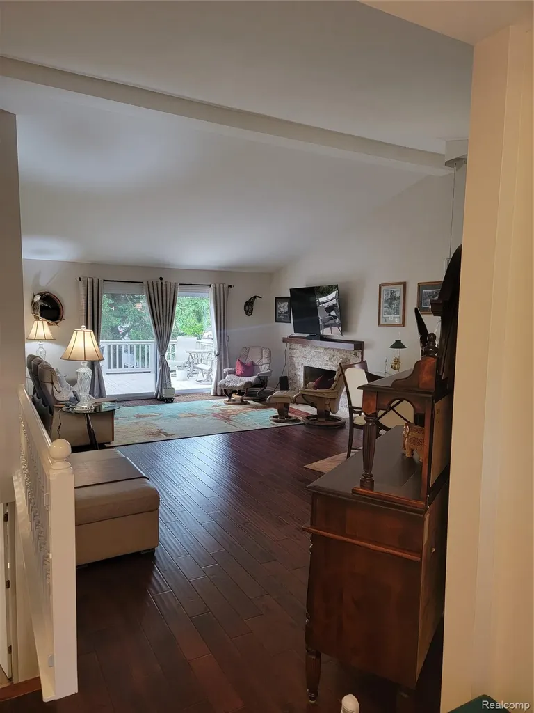 201 Sandalwood Drive Rochester Hills City MI 48307