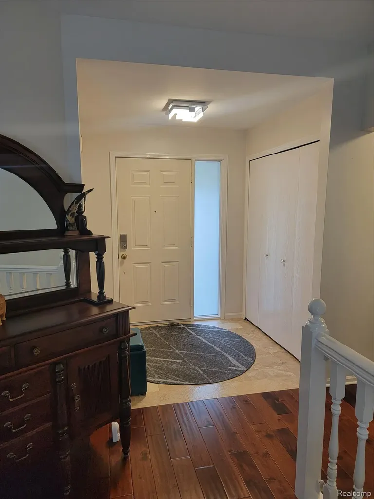 201 Sandalwood Drive Rochester Hills City MI 48307