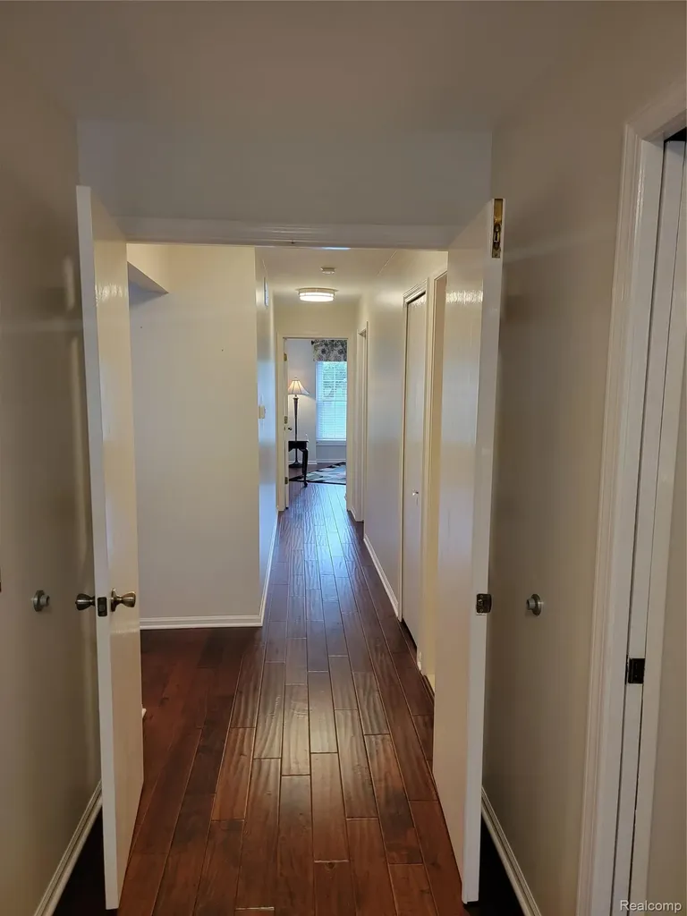 201 Sandalwood Drive Rochester Hills City MI 48307