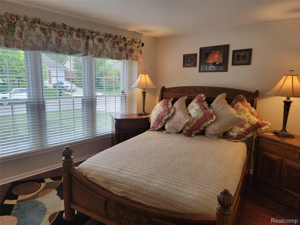 201 Sandalwood Drive Rochester Hills City MI 48307