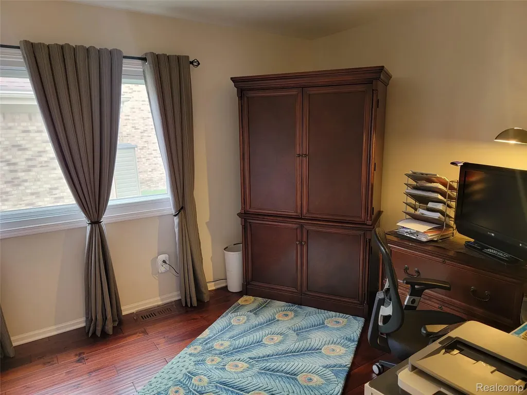 201 Sandalwood Drive Rochester Hills City MI 48307