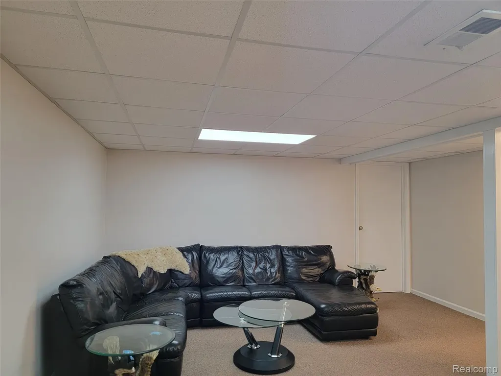201 Sandalwood Drive Rochester Hills City MI 48307