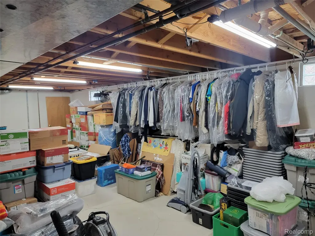 201 Sandalwood Drive Rochester Hills City MI 48307