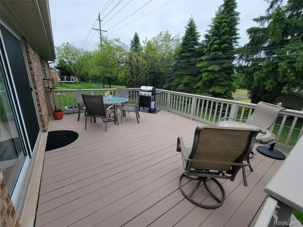 201 Sandalwood Drive Rochester Hills City MI 48307