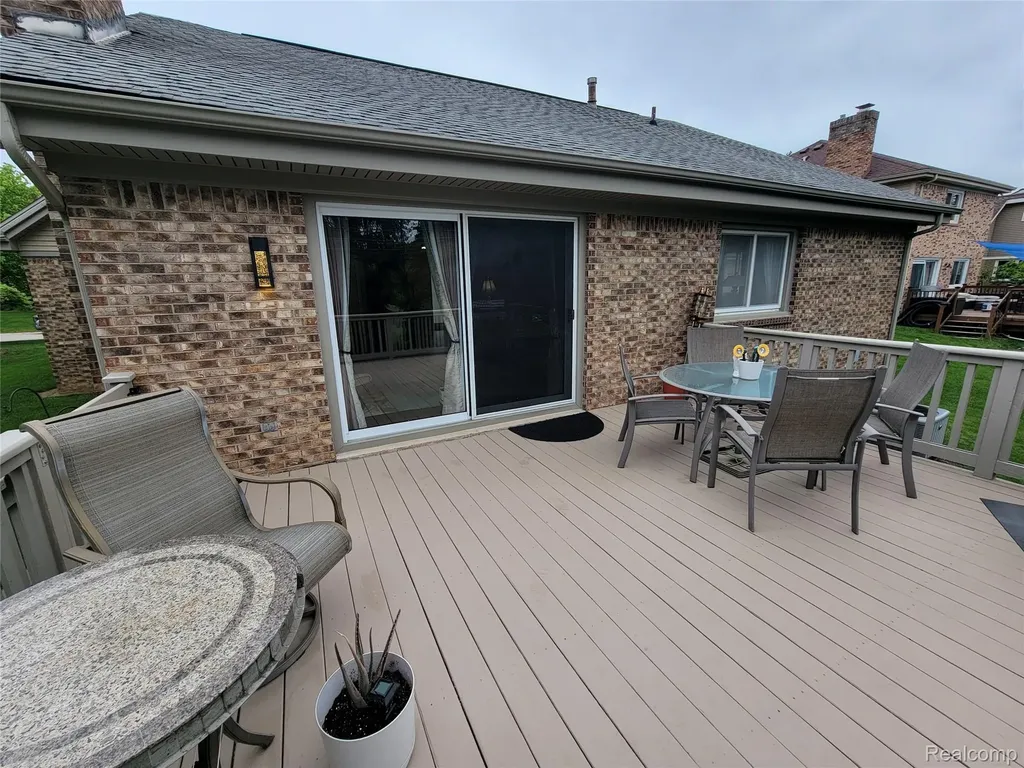 201 Sandalwood Drive Rochester Hills City MI 48307