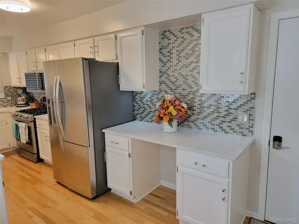 201 Sandalwood Drive Rochester Hills City MI 48307