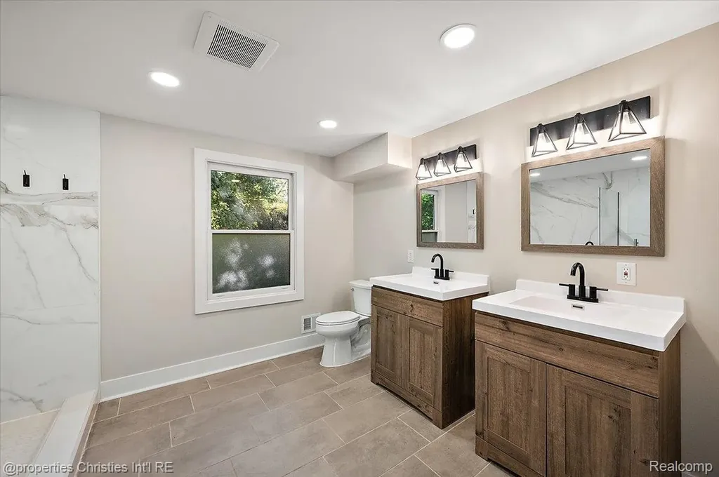 7381 Cathedral Drive Bloomfield Hills City MI 48301