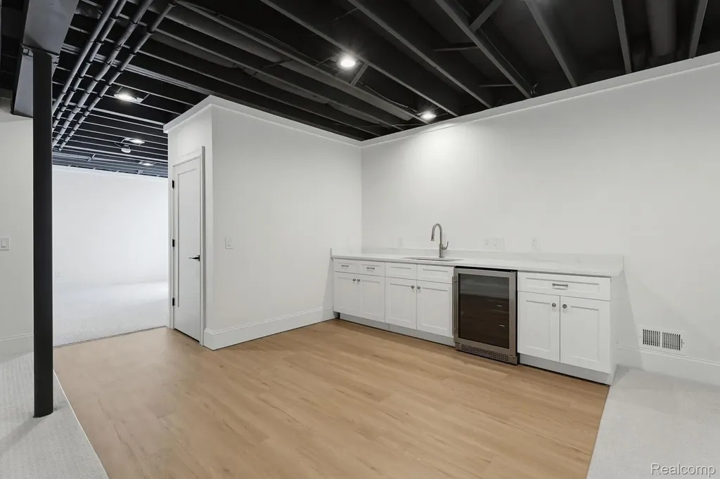 503 Girard Avenue Royal Oak City MI 48073