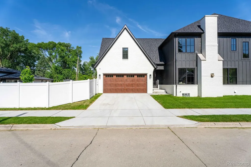 503 Girard Avenue Royal Oak City MI 48073