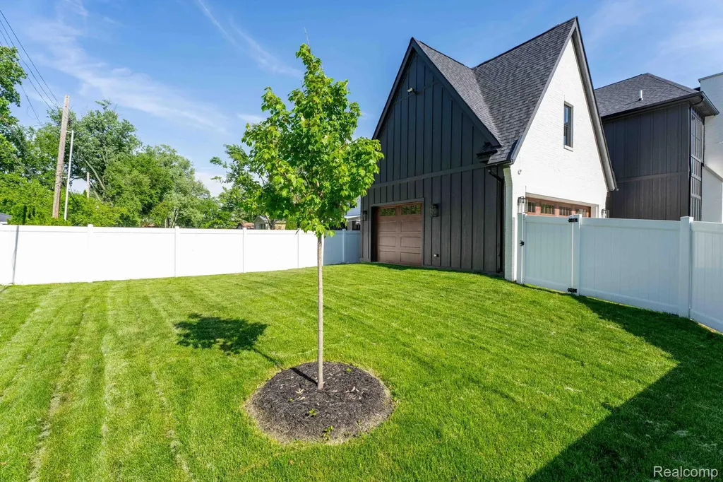 503 Girard Avenue Royal Oak City MI 48073