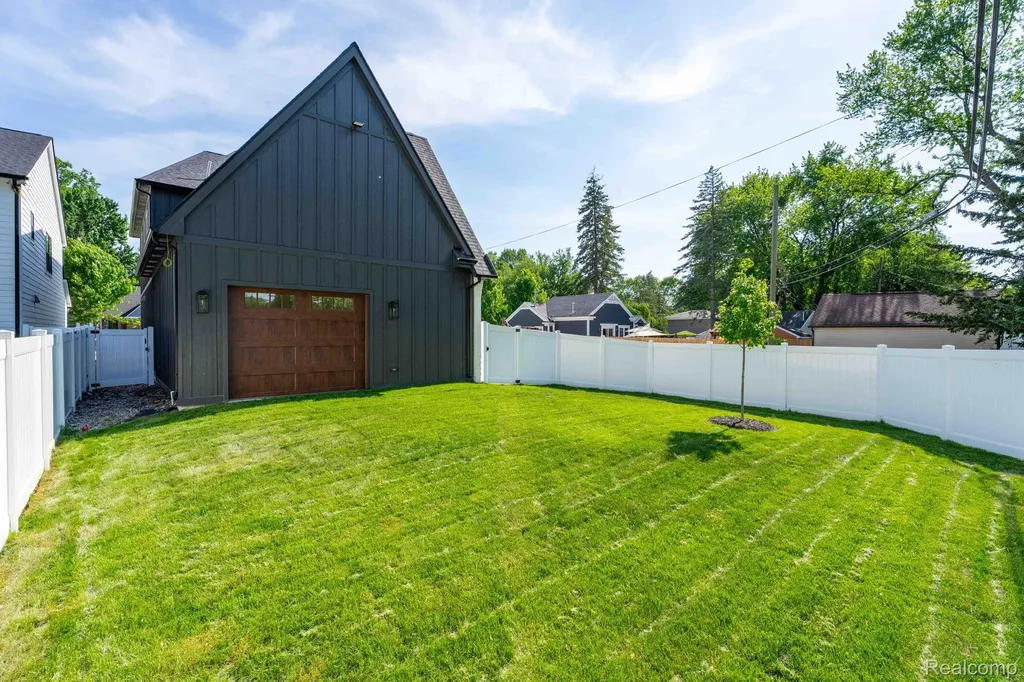503 Girard Avenue Royal Oak City MI 48073