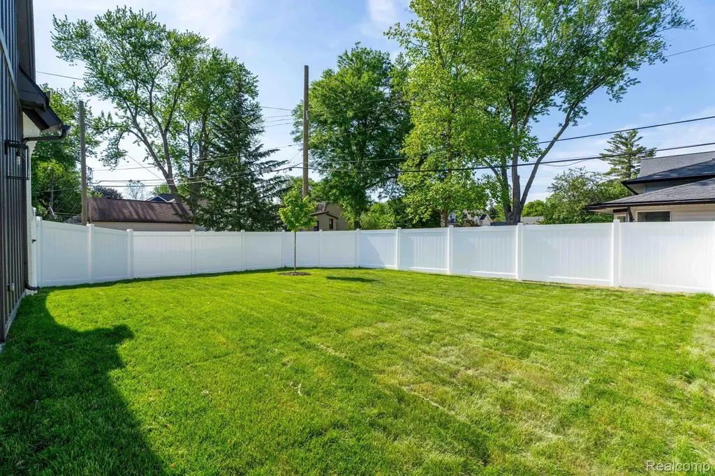 503 Girard Avenue Royal Oak City MI 48073