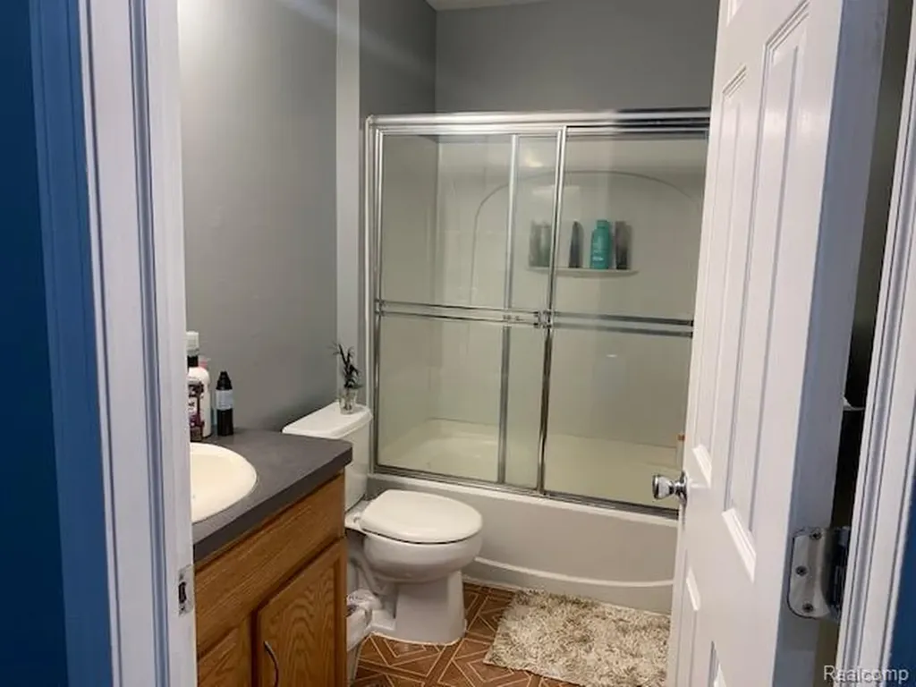 26654 Kirkway Circle Woodhaven City MI 48183