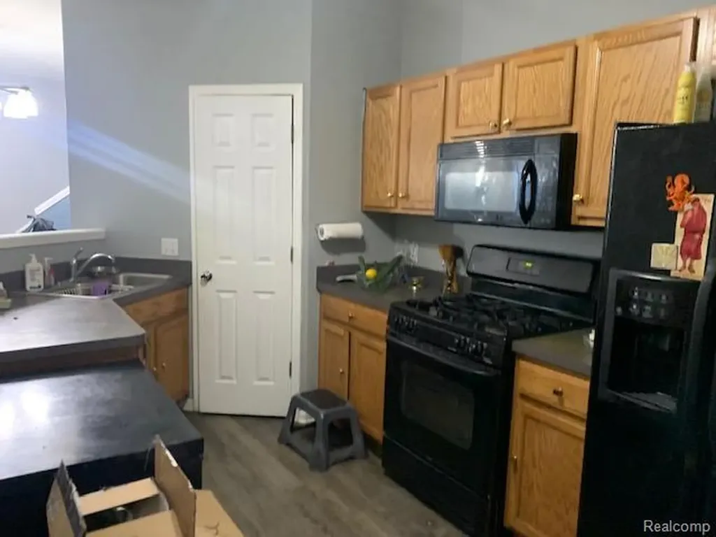 26654 Kirkway Circle Woodhaven City MI 48183