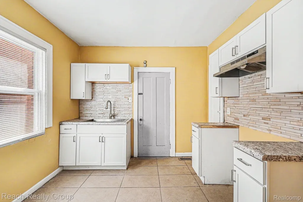 2984 Clements Street Detroit City MI 48238