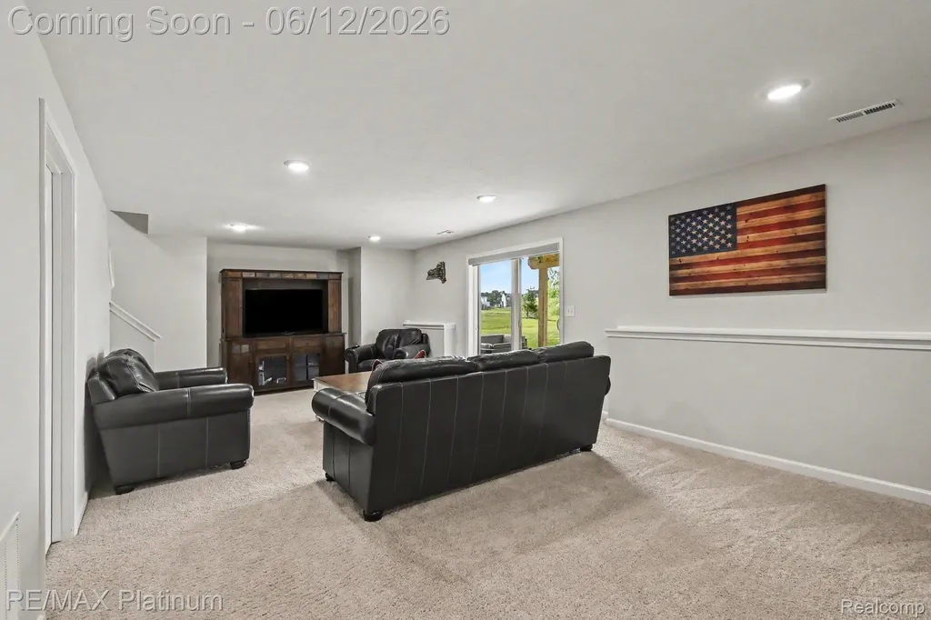 603 Land Bridge Perry City MI 48872